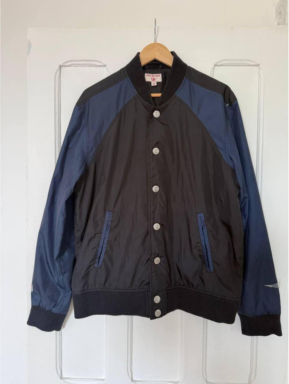True Religion Unisex Varsity Bomber Jacket in Black Navi, Size L